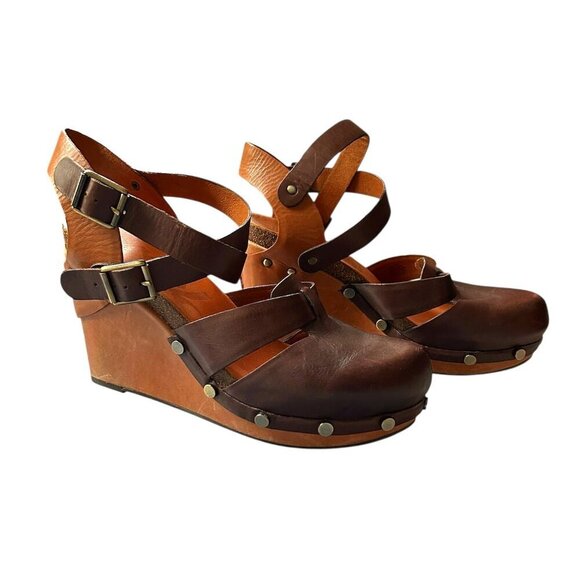 OTBT Brown Ankle Strap Closed Toe Clog Wedges US 9/9.5 - Picture 1 of 7